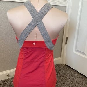 Lululemon top size 6 with built in sports bra